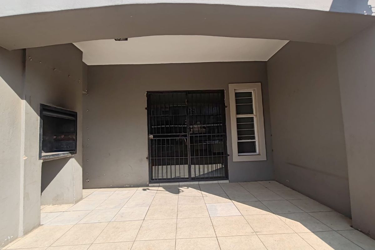 2 Bedroom Apartment for Sale in Brenthust Brakpan - Photo 3