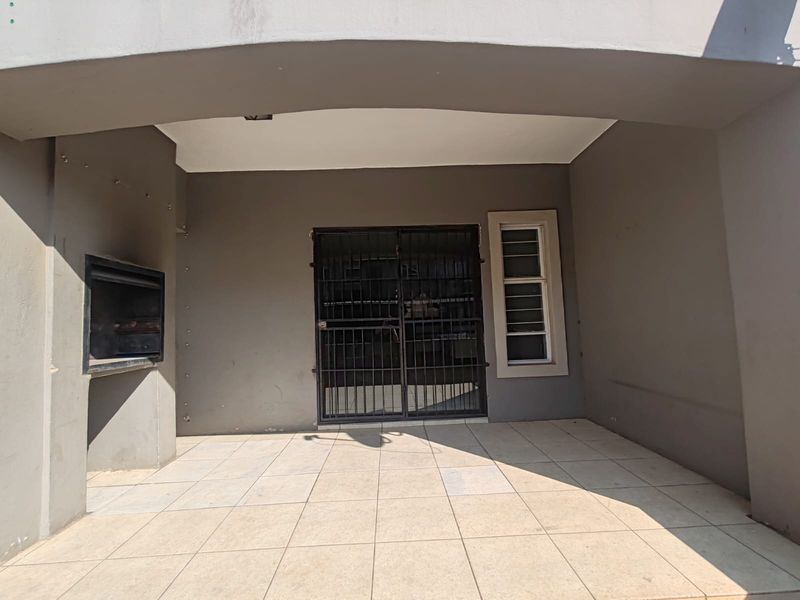 2 Bedroom Apartment for Sale in Brenthust Brakpan - Photo 3