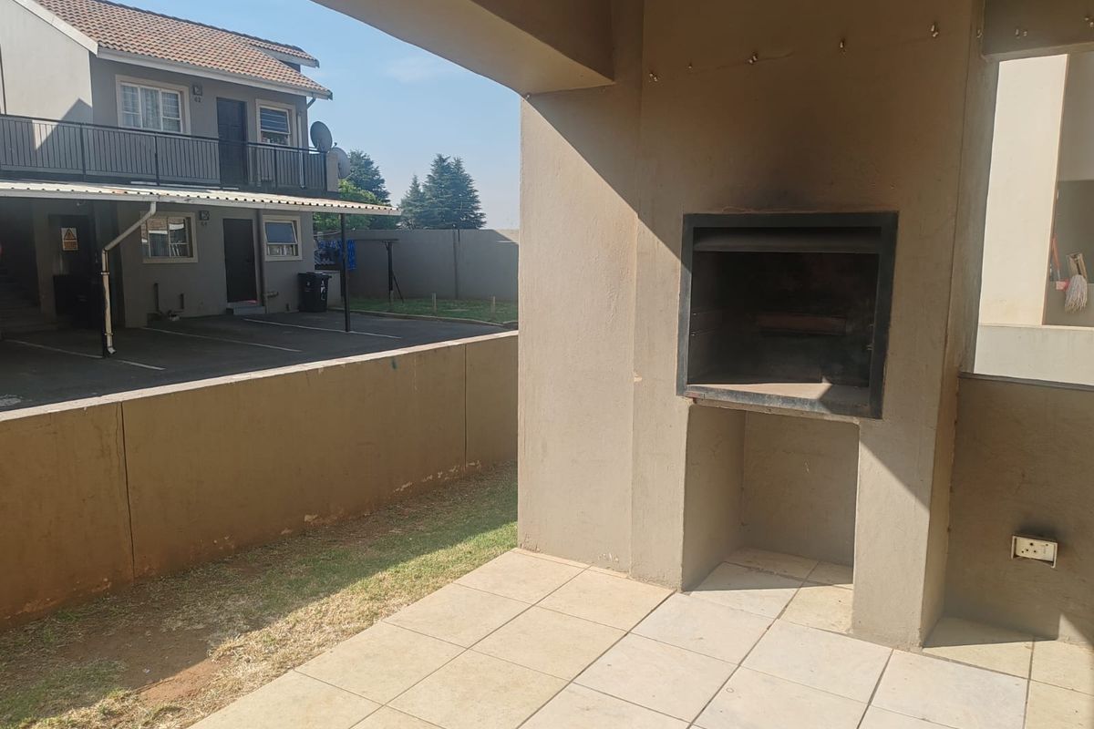 2 Bedroom Apartment for Sale in Brenthust Brakpan - Photo 4