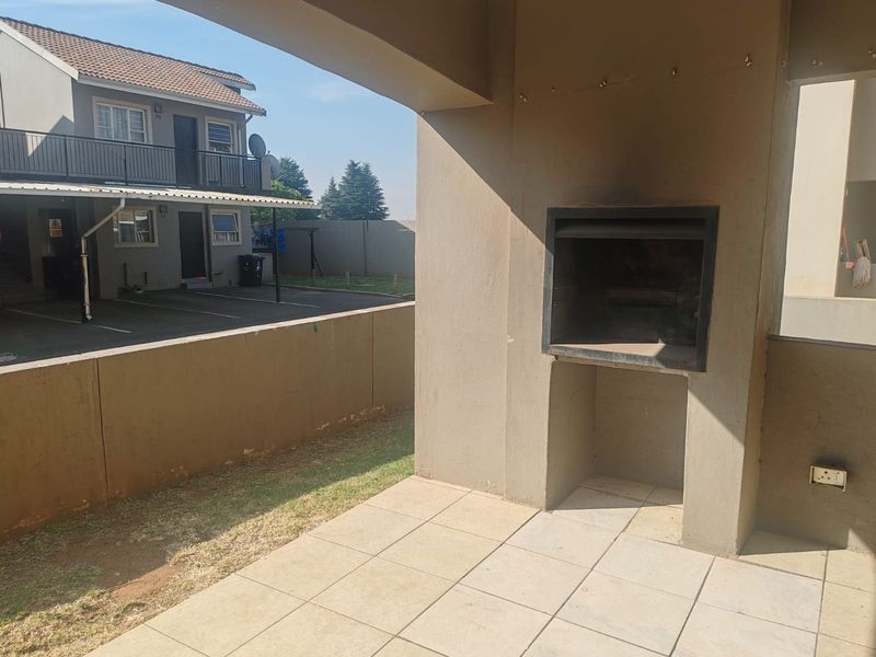 2 Bedroom Apartment for Sale in Brenthust Brakpan - Photo 4