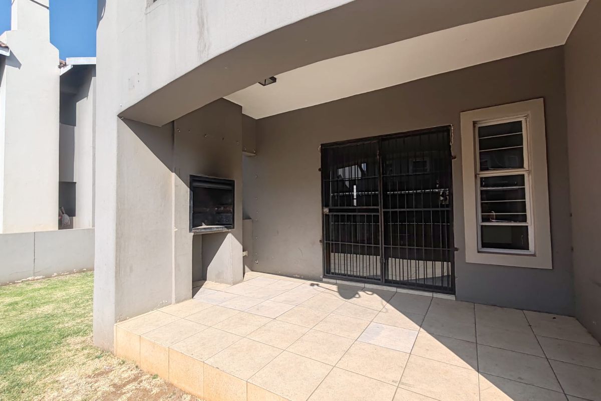 2 Bedroom Apartment for Sale in Brenthust Brakpan - Photo 2