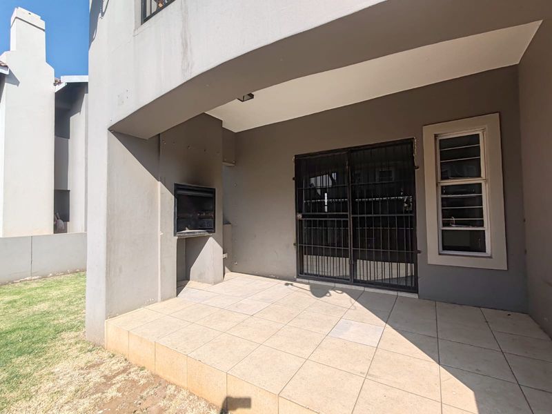 2 Bedroom Apartment for Sale in Brenthust Brakpan - Photo 2