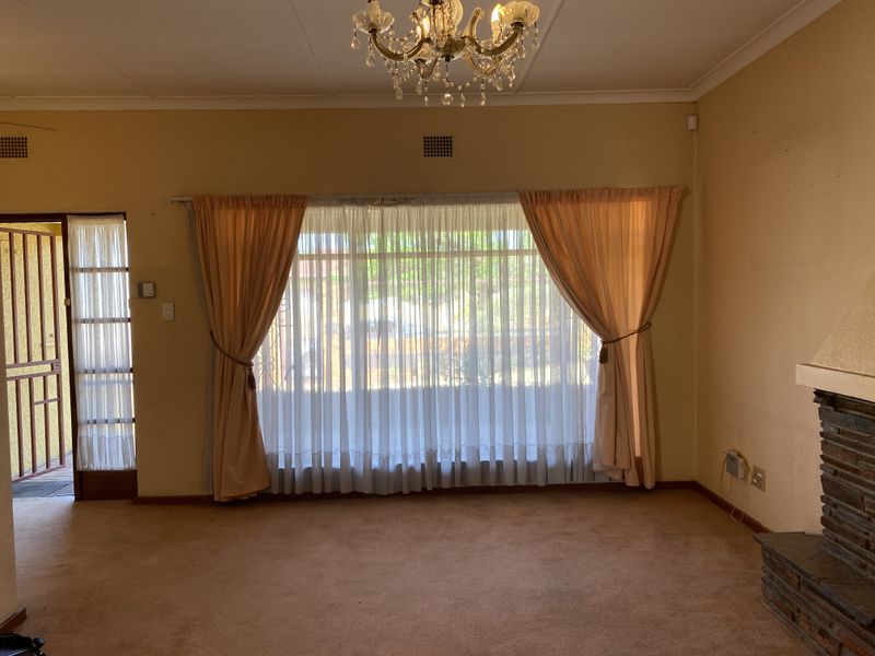 3 Bedroom House in Primrose - Photo 9