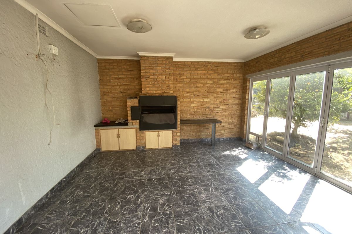 3 Bedroom House in Primrose - Photo 4