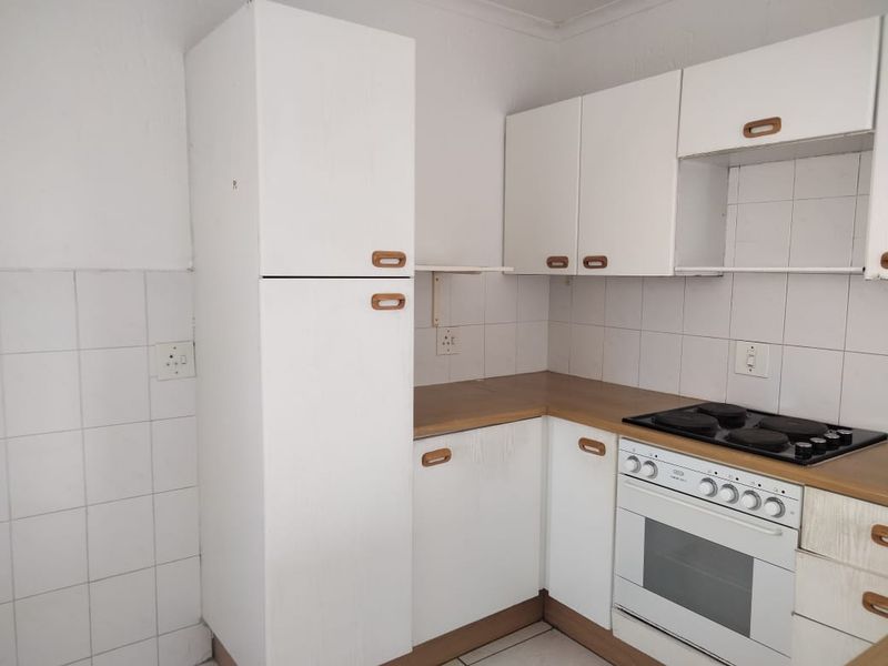 Lock up and Go!!        2 bedroom 2bathroom unit in the upper level !! - Photo 10