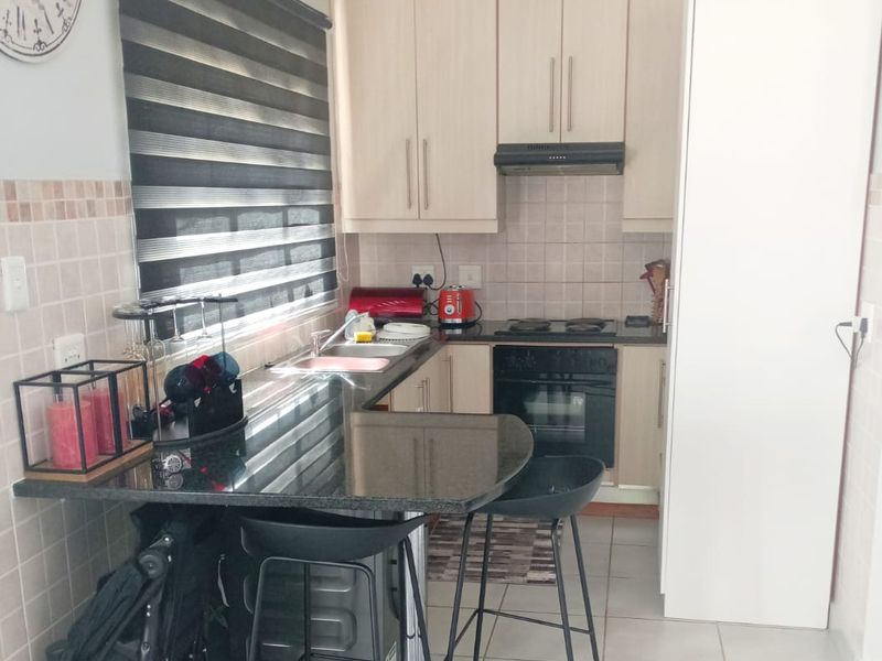 2-Bedroom Duplex with Open-Plan Design - Photo 6