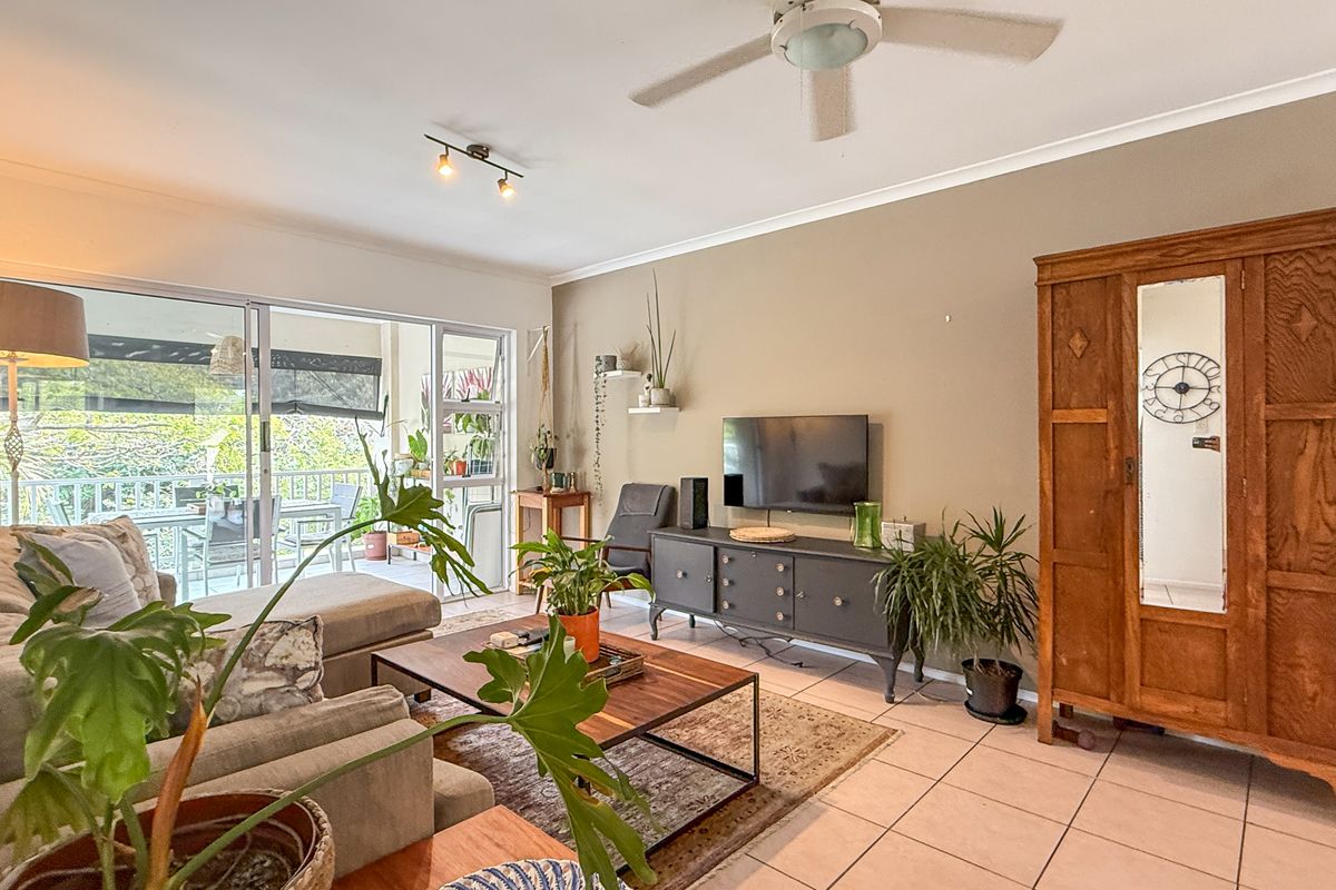 New Sole Mandate located in the secure Kingston Estate on Simbithi Drive, Ballito. - Photo 4