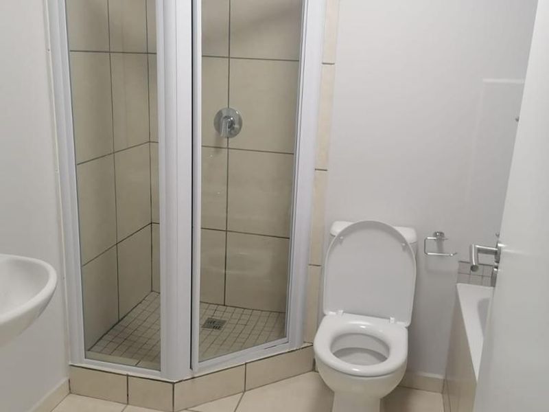 Ground Floor 2-Bedroom Apartment in the Heart of Ballito - Photo 4