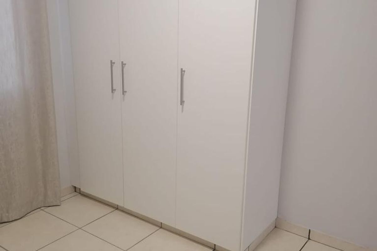 Ground Floor 2-Bedroom Apartment in the Heart of Ballito - Photo 5