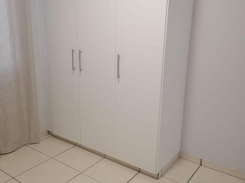 Ground Floor 2-Bedroom Apartment in the Heart of Ballito - Photo 5