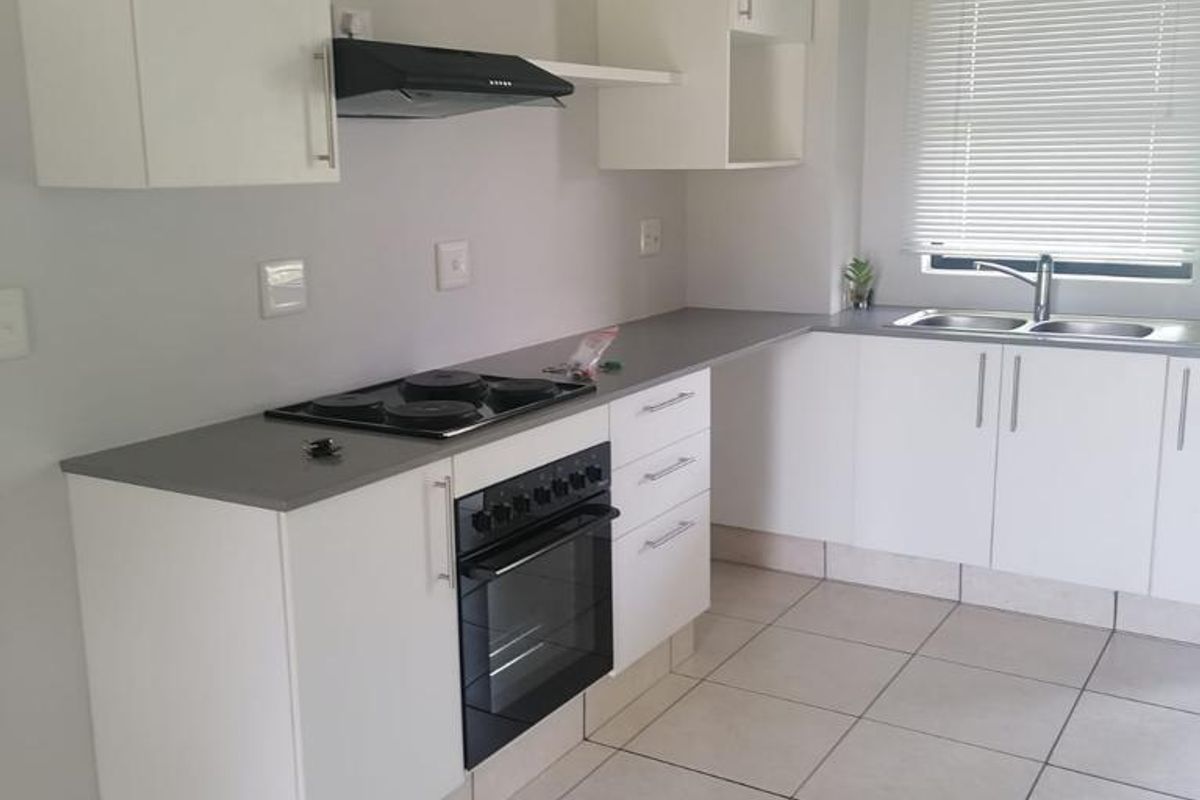 Ground Floor 2-Bedroom Apartment in the Heart of Ballito - Photo 3