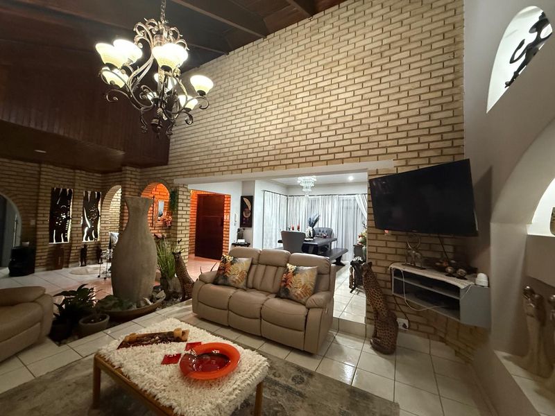 Stunning Facebrick Home - Photo 8