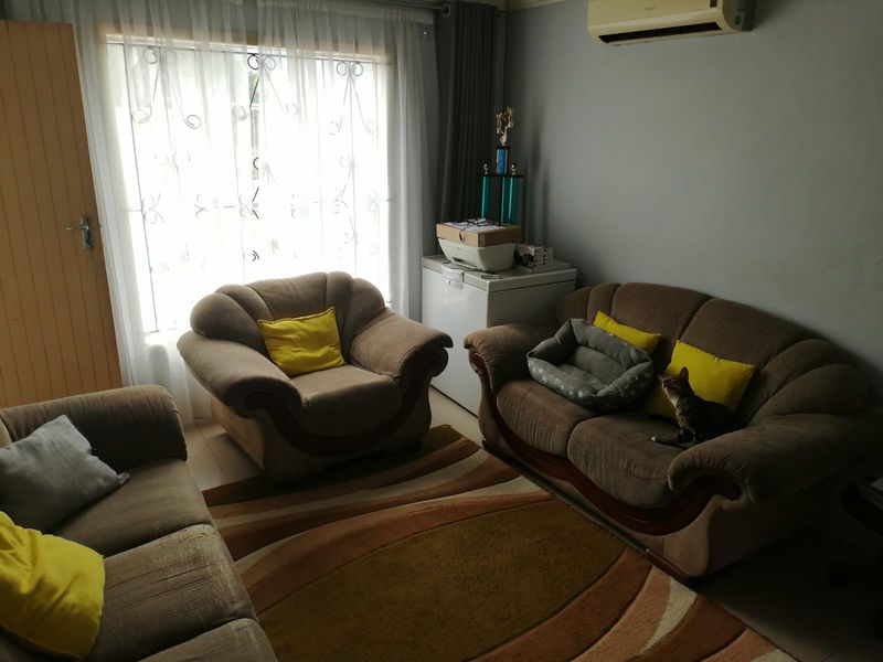 10 Minutes from Gateway - Photo 4