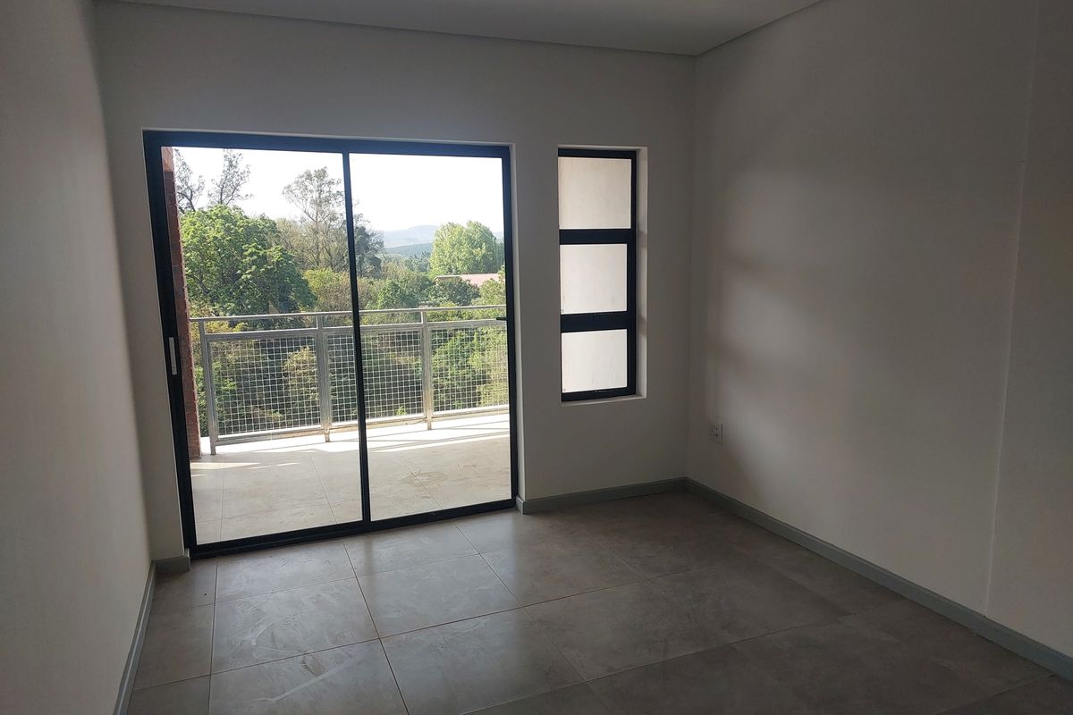 Modern 2 - bedroom Apartment with Breathtaking views - Photo 3