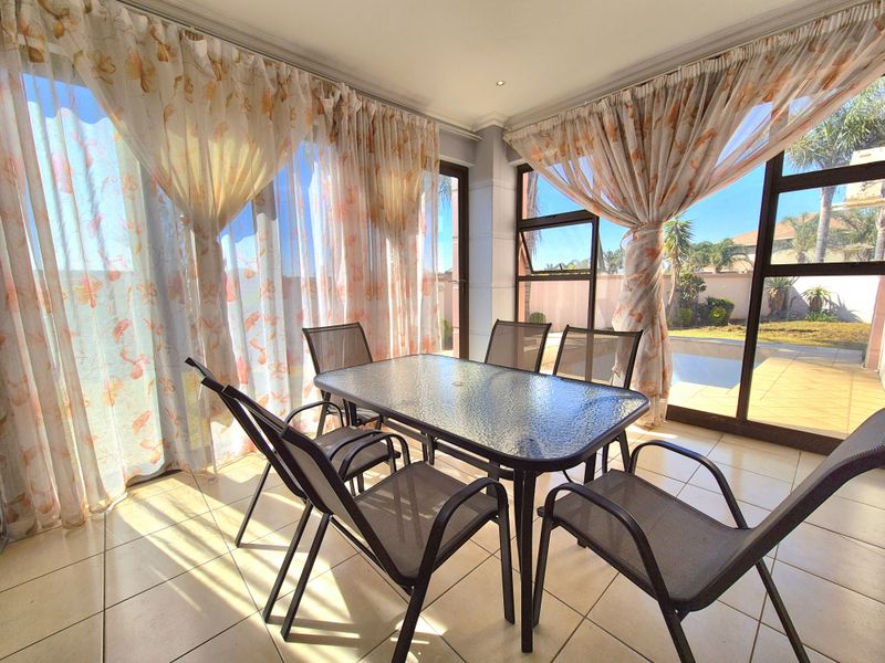 Modern 6-Bedroom Double-Storey Home in Secure Piazzo Del Carte in Parkland. - Photo 9