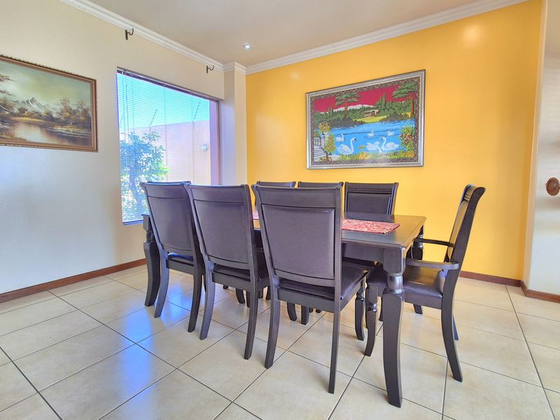 Modern 6-Bedroom Double-Storey Home in Secure Piazzo Del Carte in Parkland. - Photo 8