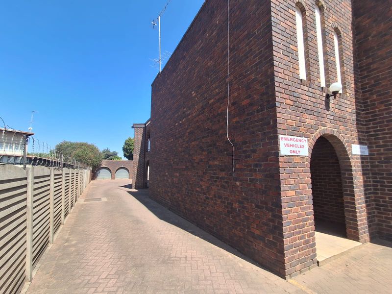 2 Bedroom apartment at an Immaculate and well kept complex  in Three Rivers - Photo 7