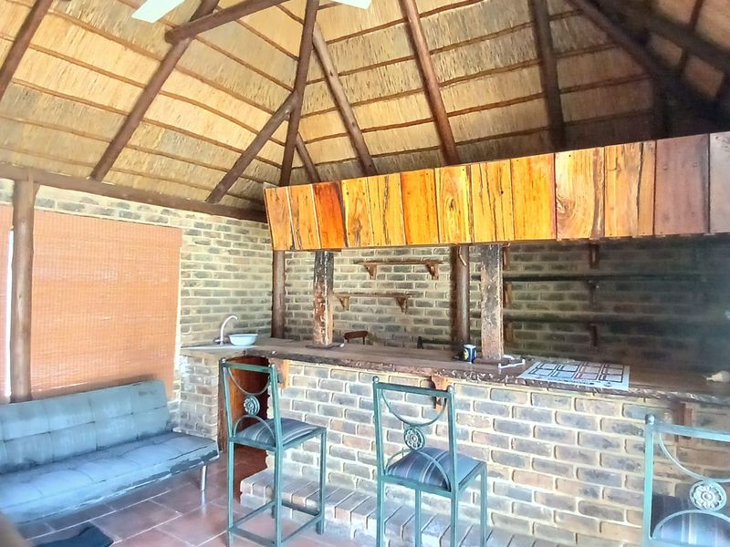 Beautiful, spacious family house for sale in Sasolburg, walking distance to schools and CBD - Photo 7