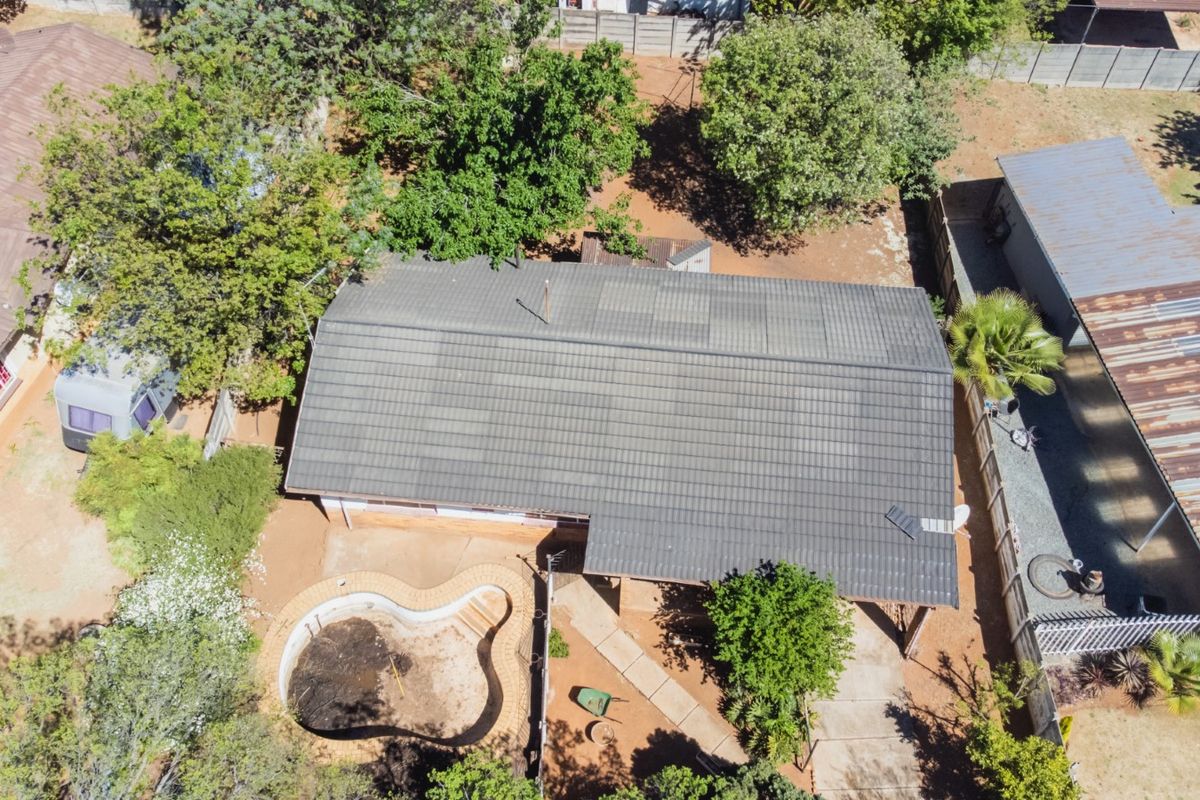 Charming Fixer Upper with Great Potential in Visagiepark, Nigel - Photo 2