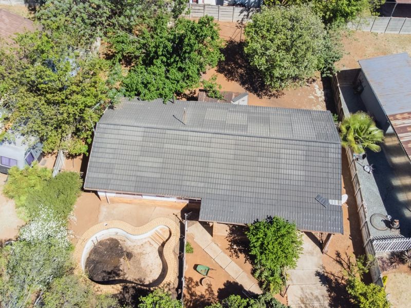 Charming Fixer Upper with Great Potential in Visagiepark, Nigel - Photo 2