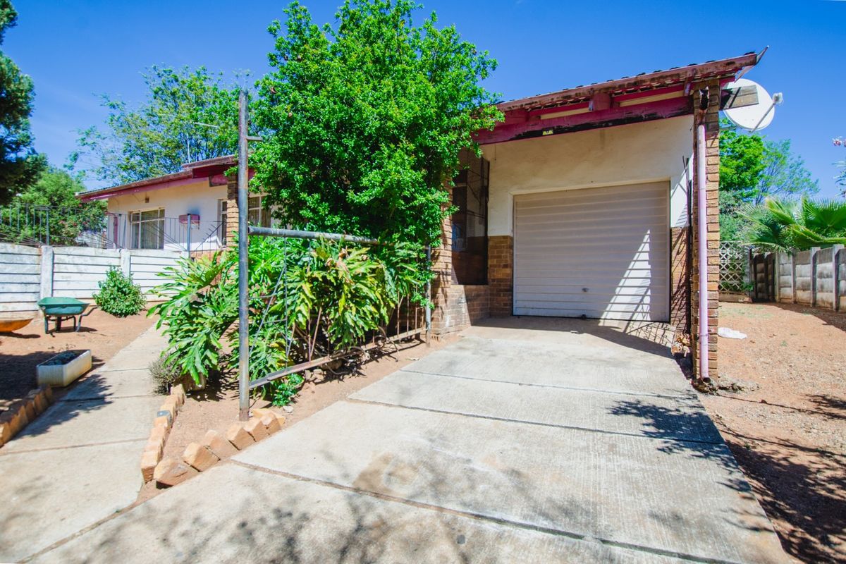 Charming Fixer Upper with Great Potential in Visagiepark, Nigel - Photo 4