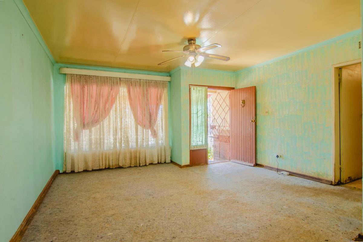 Charming Fixer Upper with Great Potential in Visagiepark, Nigel - Photo 5