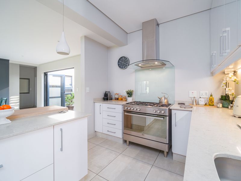 Elegant, Modern and spacious home in Ballito - Photo 9