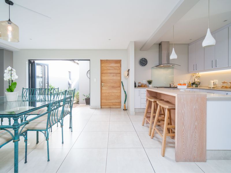 Elegant, Modern and spacious home in Ballito - Photo 8