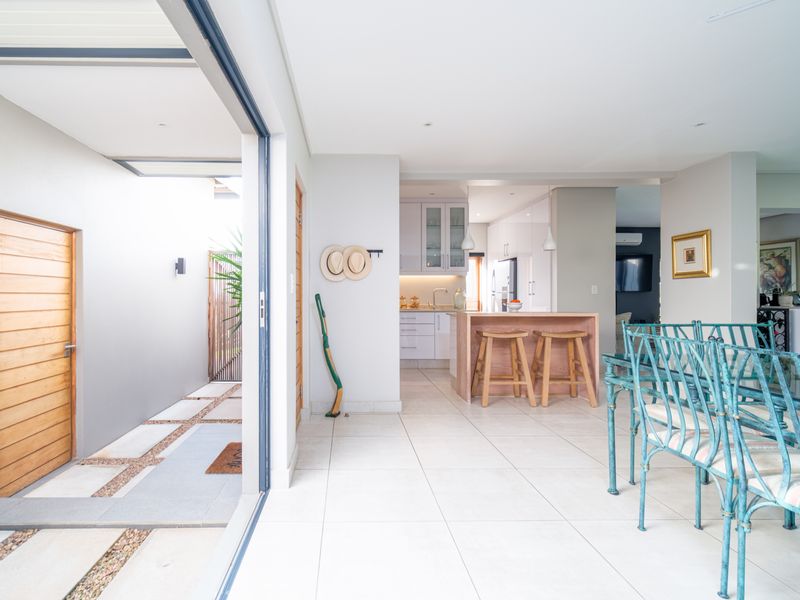 Elegant, Modern and spacious home in Ballito - Photo 6