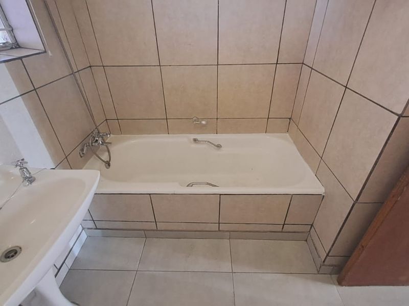 Charming 2-Bedroom Apartment to Let in Three Rivers - Photo 10