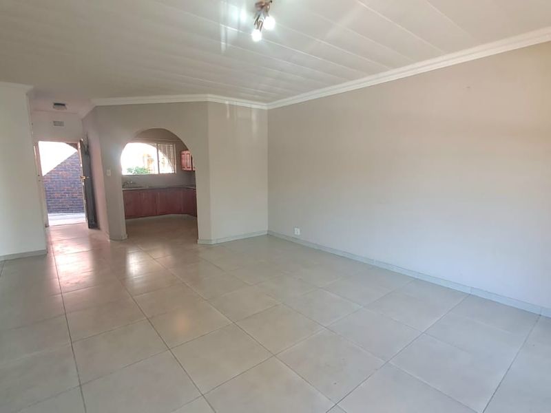 Charming 2-Bedroom Apartment to Let in Three Rivers - Photo 3