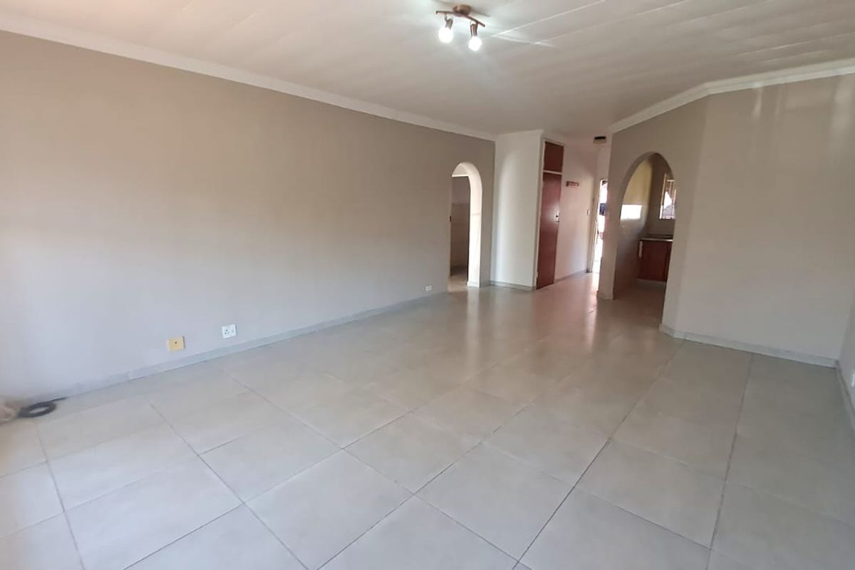 Charming 2-Bedroom Apartment to Let in Three Rivers - Photo 2