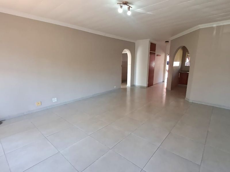 Charming 2-Bedroom Apartment to Let in Three Rivers - Photo 2