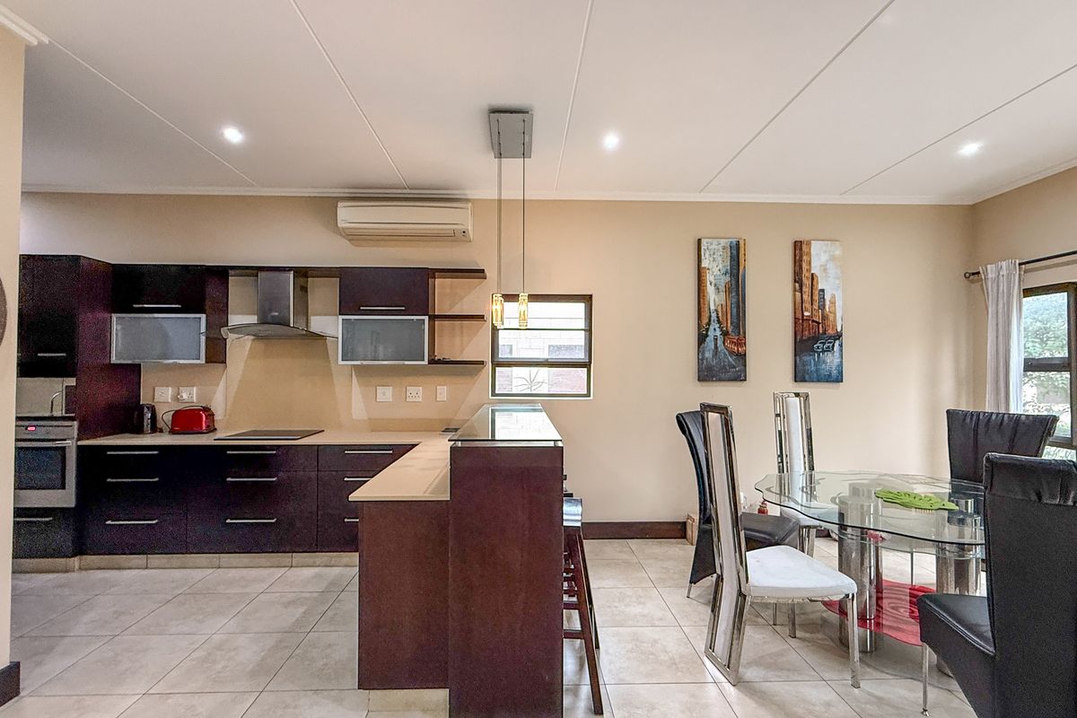 4 Bedroom Towhouse Zimbal - Photo 4