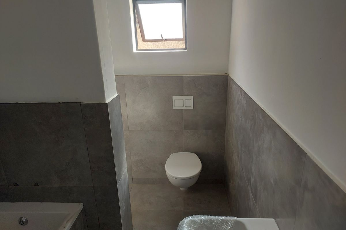 Stunning 2 - bedroom , 2 bathroom Apartment in Prime Athlone - Photo 2