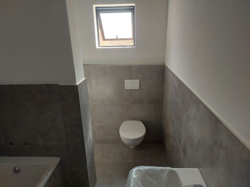 Stunning 2 - bedroom , 2 bathroom Apartment in Prime Athlone - Photo 2