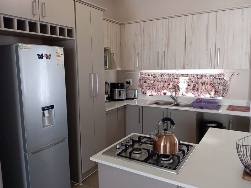 Neat 3-Bedroom Family Home – Open to Offers - Photo 4