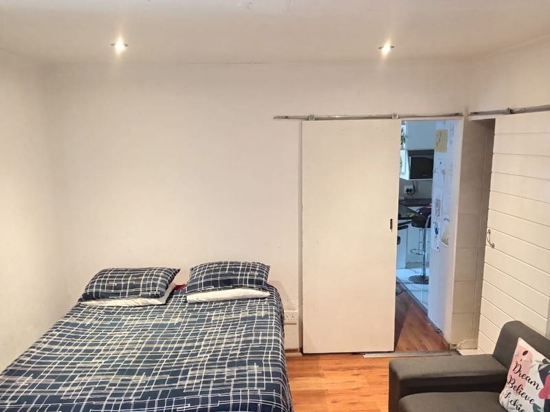 Neat 1-Bedroom Apartment with Private Entrance - Photo 5
