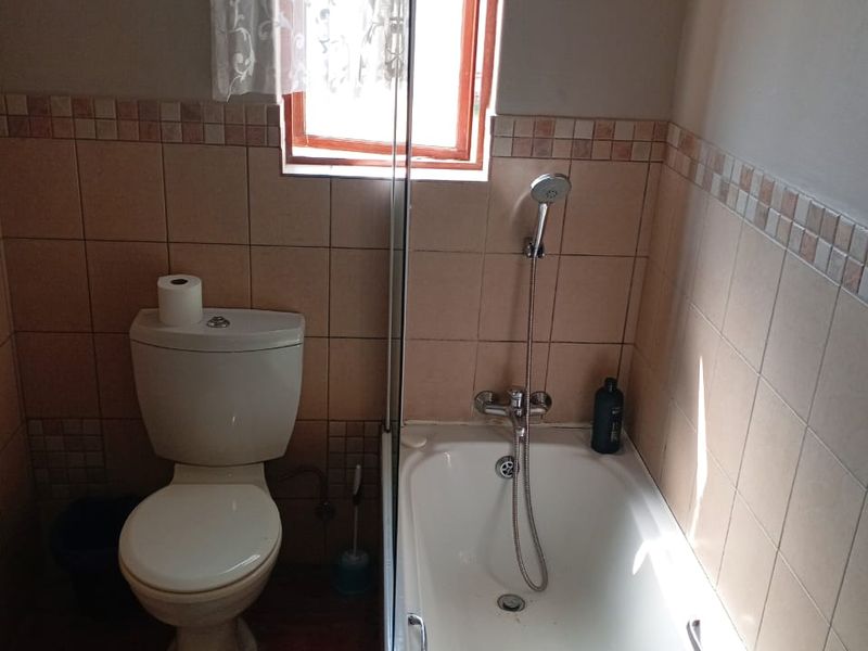 Welcome to This Spacious 3 Bedroom-3 Bathroom Furnished Duplex - Photo 8