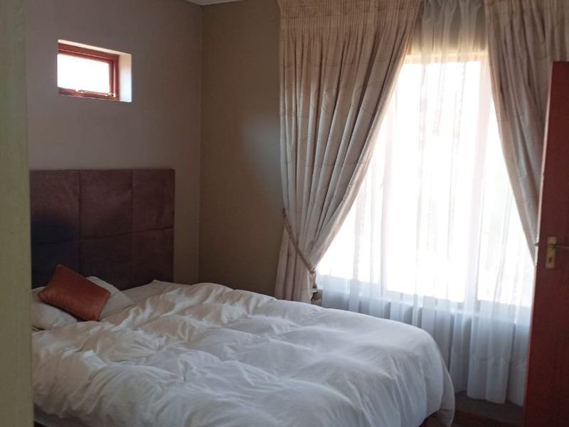 Welcome to This Spacious 3 Bedroom-3 Bathroom Furnished Duplex - Photo 7