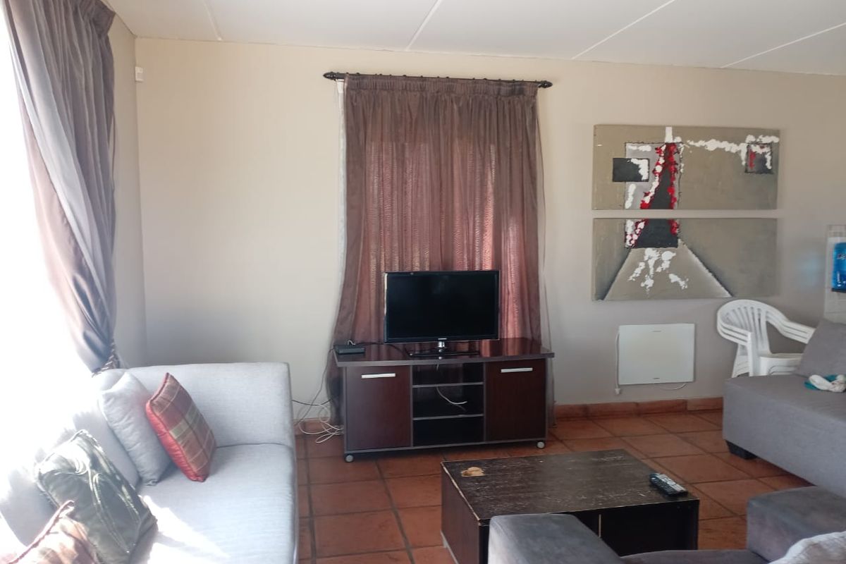 Welcome to This Spacious 3 Bedroom-3 Bathroom Furnished Duplex - Photo 3