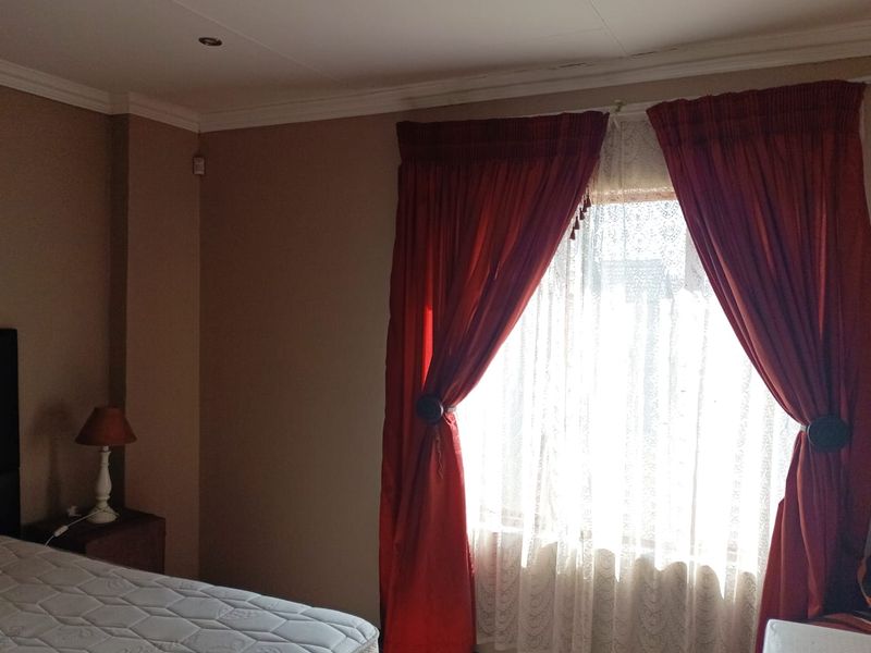 Welcome to This Spacious 3 Bedroom-3 Bathroom Furnished Duplex - Photo 9