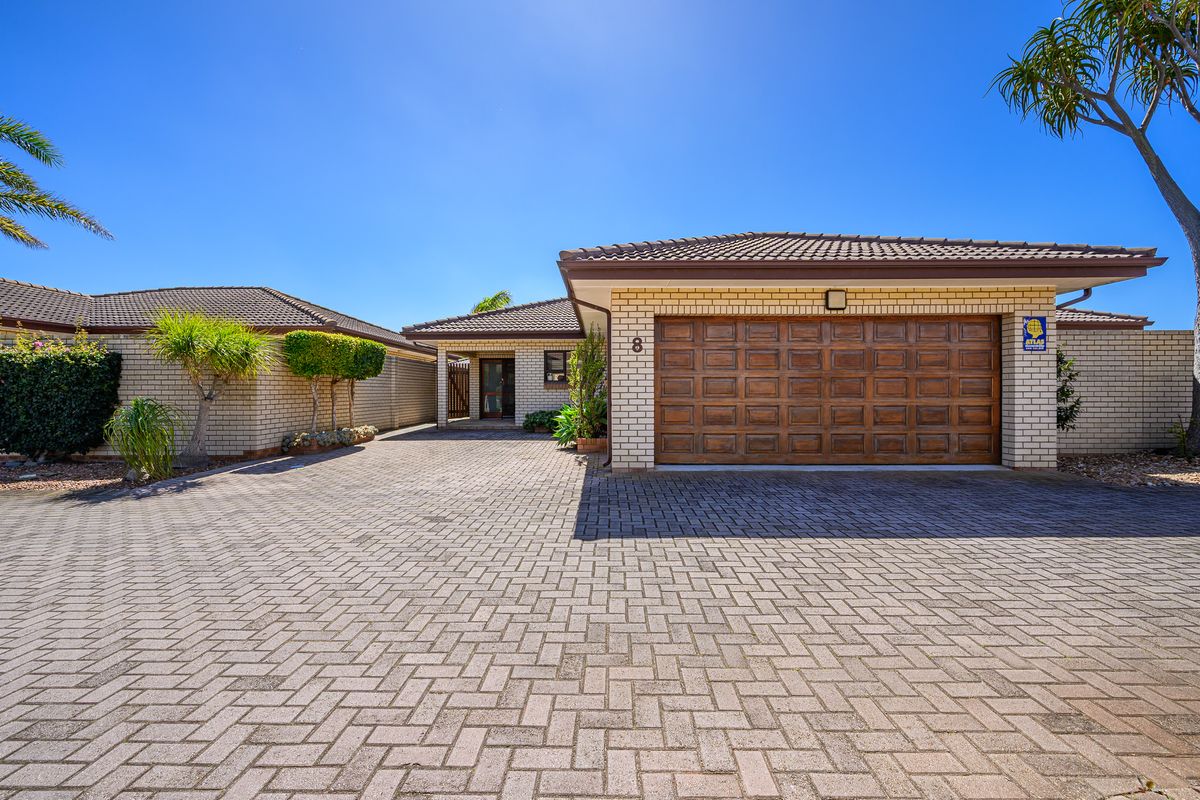 The Heart of the Complex - A Home That Has It All - Photo 4