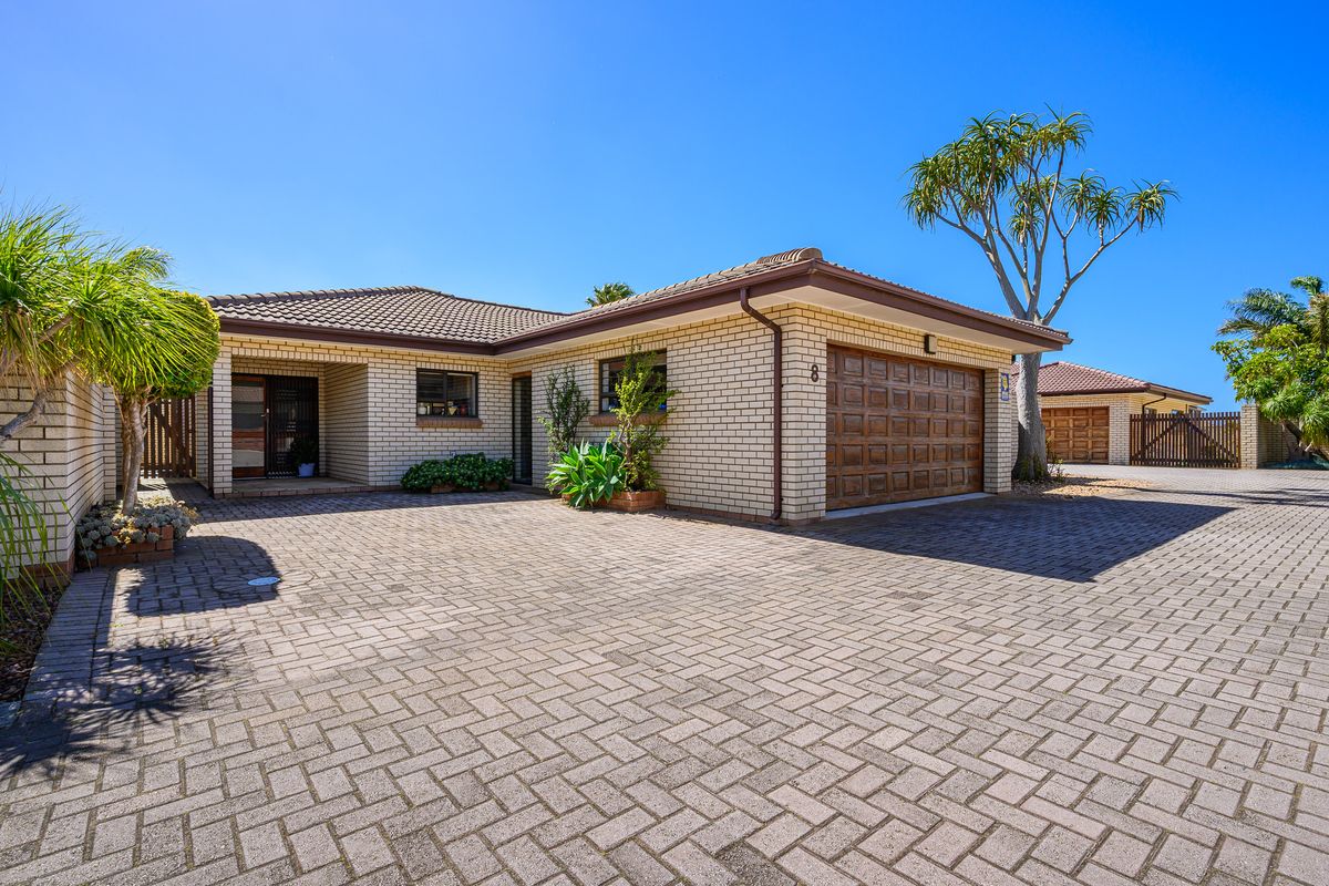 The Heart of the Complex - A Home That Has It All - Photo 3