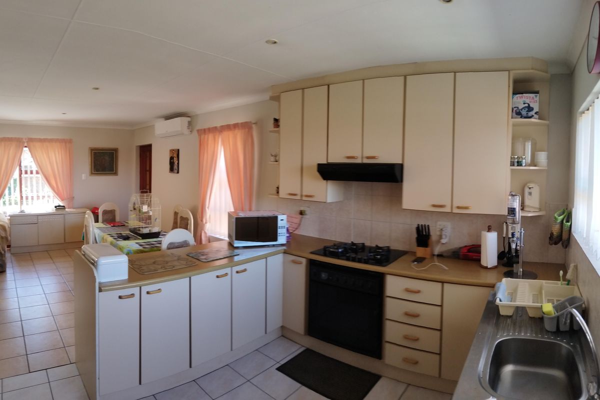 Your Perfect Corner of Comfort Awaits in Strelitzia Park! - Photo 3