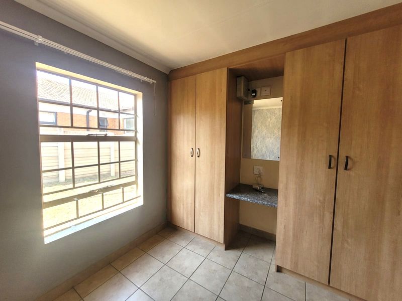 Family Friendly Three Bedroom Perfect Starter Home in Thatchill Estate Centurion - Photo 7