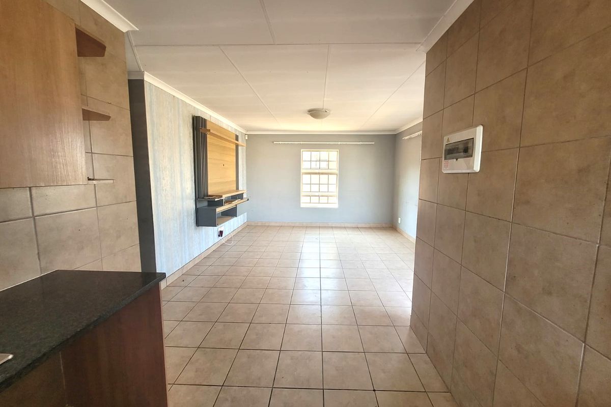 Family Friendly Three Bedroom Perfect Starter Home in Thatchill Estate Centurion - Photo 5