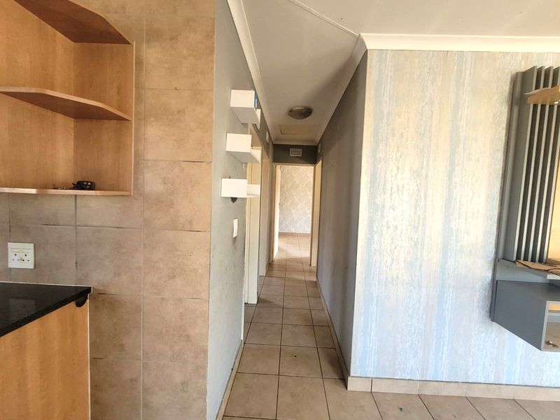 Family Friendly Three Bedroom Perfect Starter Home in Thatchill Estate Centurion - Photo 6