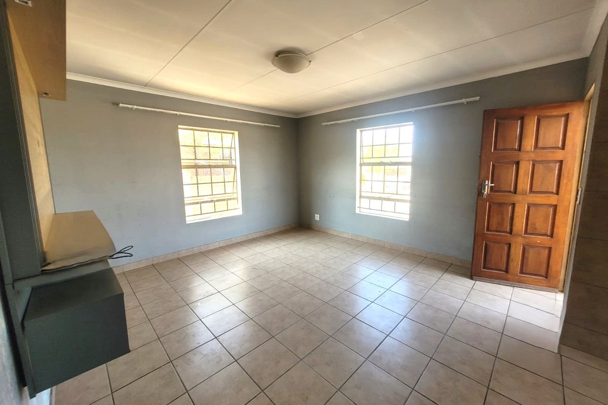 Family Friendly Three Bedroom Perfect Starter Home in Thatchill Estate Centurion - Photo 3
