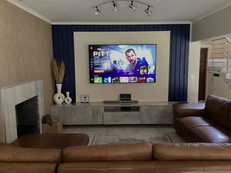 Spacious family home in a secure estate - Photo 6